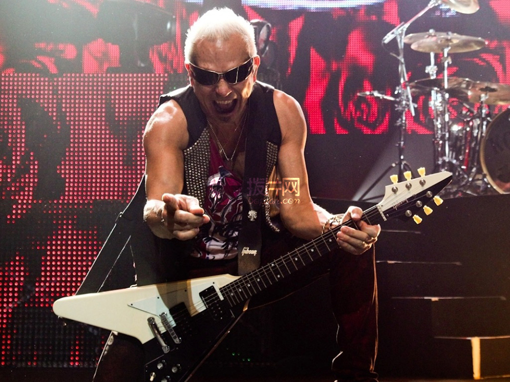蝎子乐队吉他手图片