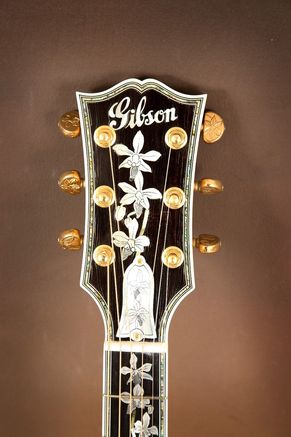 Gibson_J-200_Master_Museum_Acoustic_Guitar!_SJ-200_(9).JPG