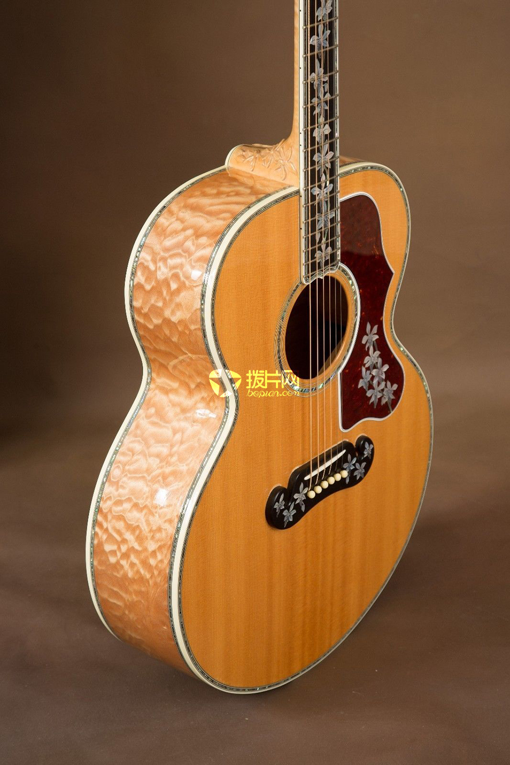 Gibson_J-200_Master_Museum_Acoustic_Guitar!_SJ-200_(6).JPG