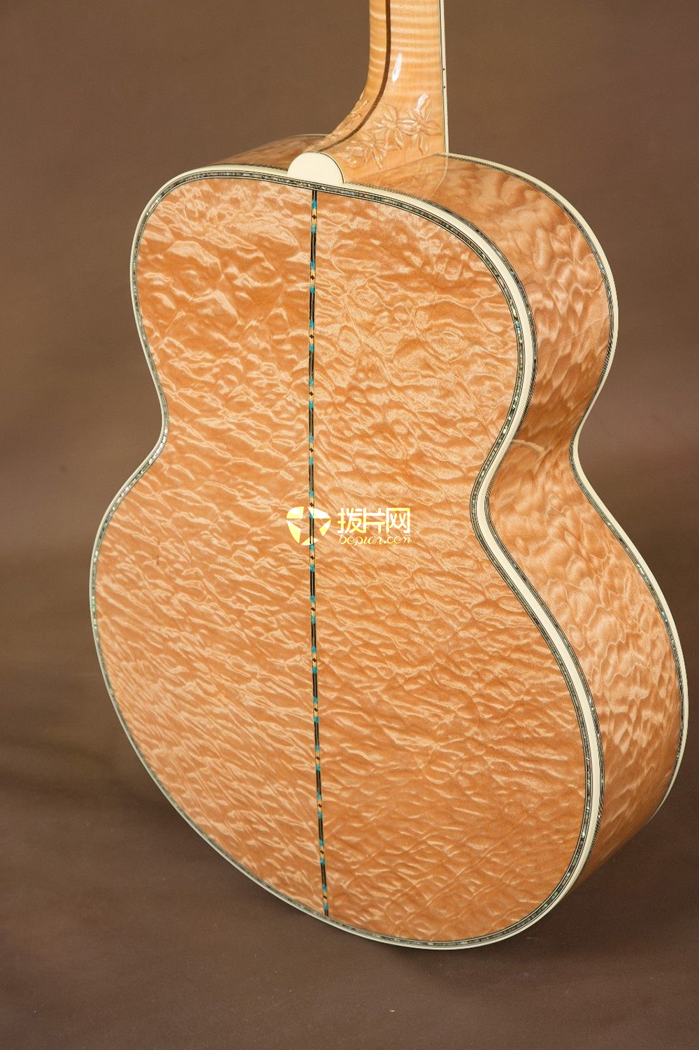 Gibson_J-200_Master_Museum_Acoustic_Guitar!_SJ-200_(7).JPG