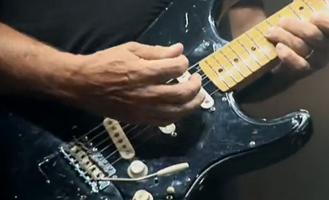 视频_David_Gilmour_Comfortably_Numb_Guitar_Solo_in_HD.jpg