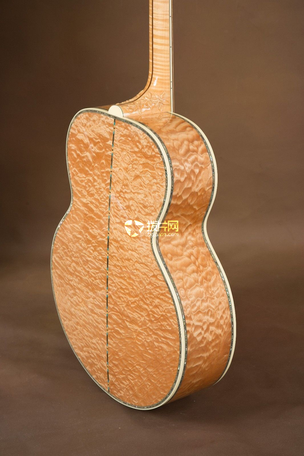 Gibson_J-200_Master_Museum_Acoustic_Guitar!_SJ-200_(5).JPG