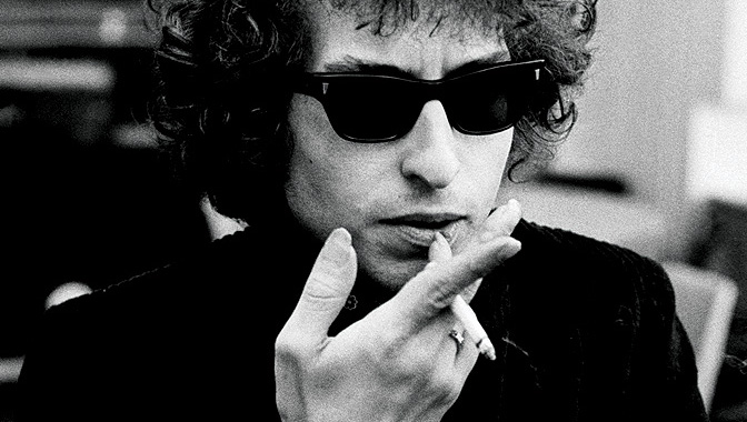 ob_Dylan从60年代成名后便持续影响至今，是美国文化上极具影响力的摇滚、民谣歌手。.jpg