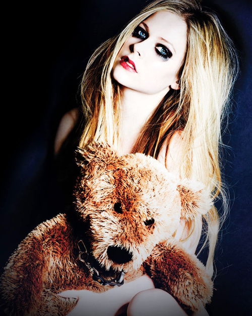 歌手：Avril_Lavigne（国家：加拿大）.png