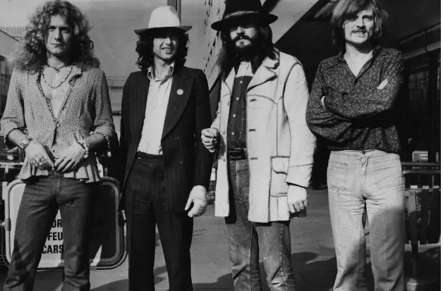 还是一支年轻乐队的Led_Zeppelin正在北美大陆进行第二次巡回演出.png