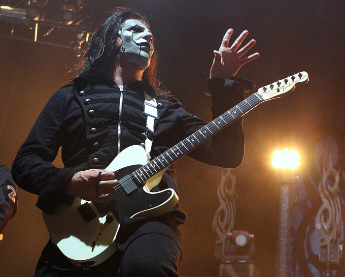 设备：Slipknot_吉他手_Jim_Root_巡演现场设备揭秘——“面具背后的秘密”.jpg