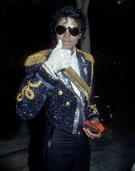 Michael_Jackson_和他的闪亮亮手套.jpg